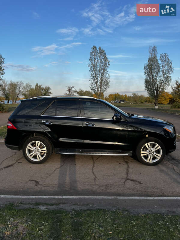 Позашляховик / Кросовер Mercedes-Benz M-Class 2015 в Кам'янському фото 9 Позашляховик / Кросовер Mercedes-Benz M-Class 2015 в Кам'янському
