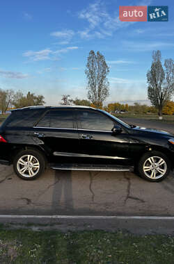 Позашляховик / Кросовер Mercedes-Benz M-Class 2015 в 