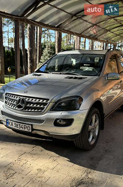 Позашляховик / Кросовер Mercedes-Benz M-Class 2006 в 