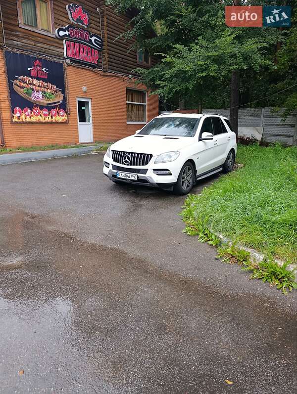 Mercedes-Benz M-Class 2012