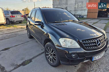 Позашляховик / Кросовер Mercedes-Benz M-Class 2005 в  фото 5 Позашляховик / Кросовер Mercedes-Benz M-Class 2005 в