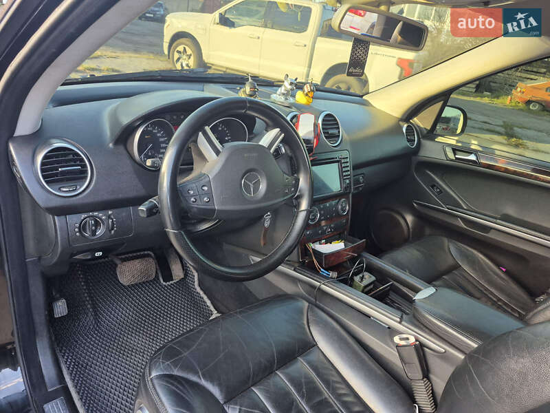 Позашляховик / Кросовер Mercedes-Benz M-Class 2005 в Великих Мостах фото 14 Позашляховик / Кросовер Mercedes-Benz M-Class 2005 в Великих Мостах