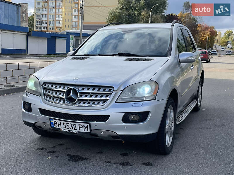 Позашляховик / Кросовер Mercedes-Benz M-Class 2008 в 