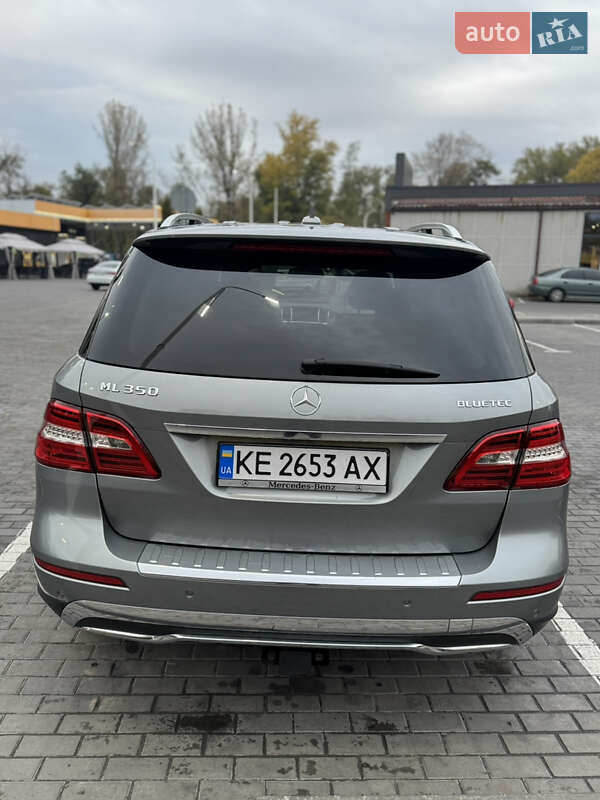 Позашляховик / Кросовер Mercedes-Benz M-Class 2012 в Дніпрі фото 16 Позашляховик / Кросовер Mercedes-Benz M-Class 2012 в Дніпрі