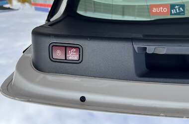 Позашляховик / Кросовер Mercedes-Benz M-Class 2015 в 