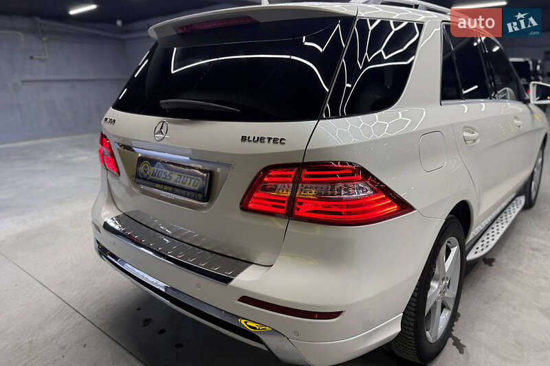 Внедорожник / Кроссовер Mercedes-Benz M-Class 2013 в Черновцах