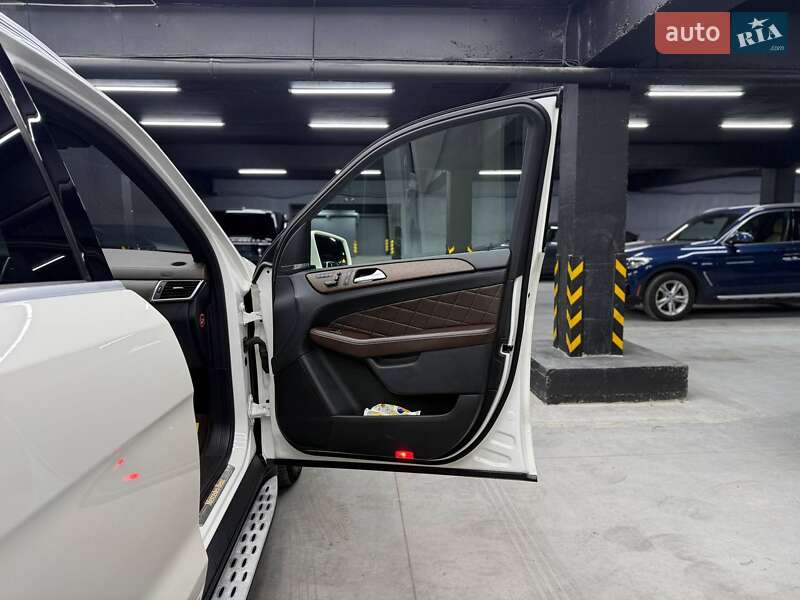 Внедорожник / Кроссовер Mercedes-Benz M-Class 2013 в Черновцах