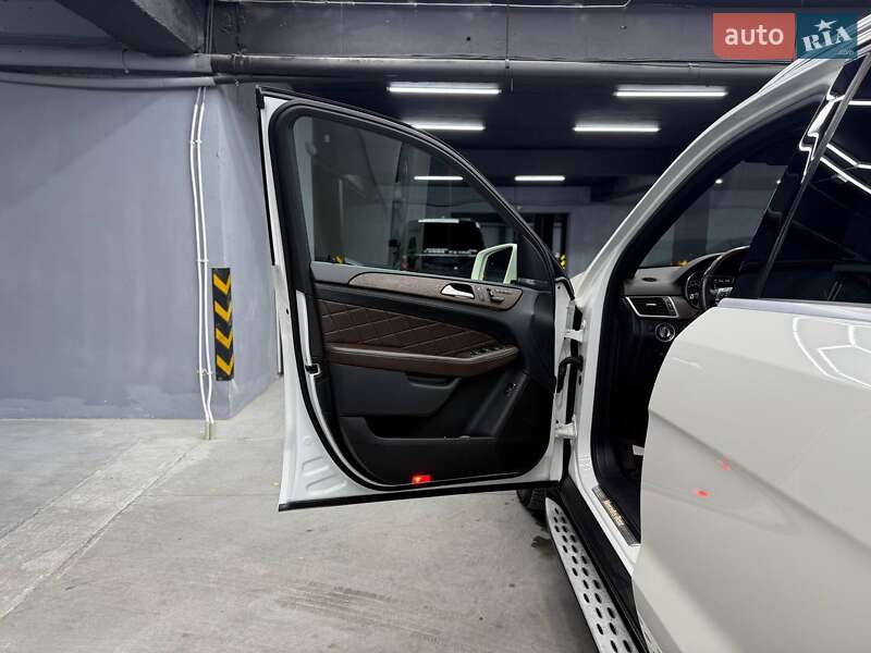 Внедорожник / Кроссовер Mercedes-Benz M-Class 2013 в Черновцах