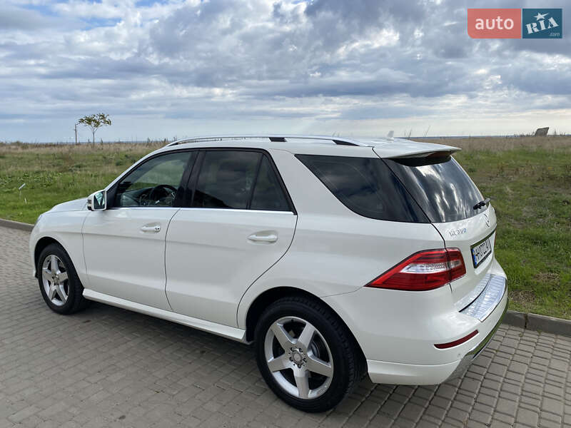 Позашляховик / Кросовер Mercedes-Benz M-Class 2013 в Одесі