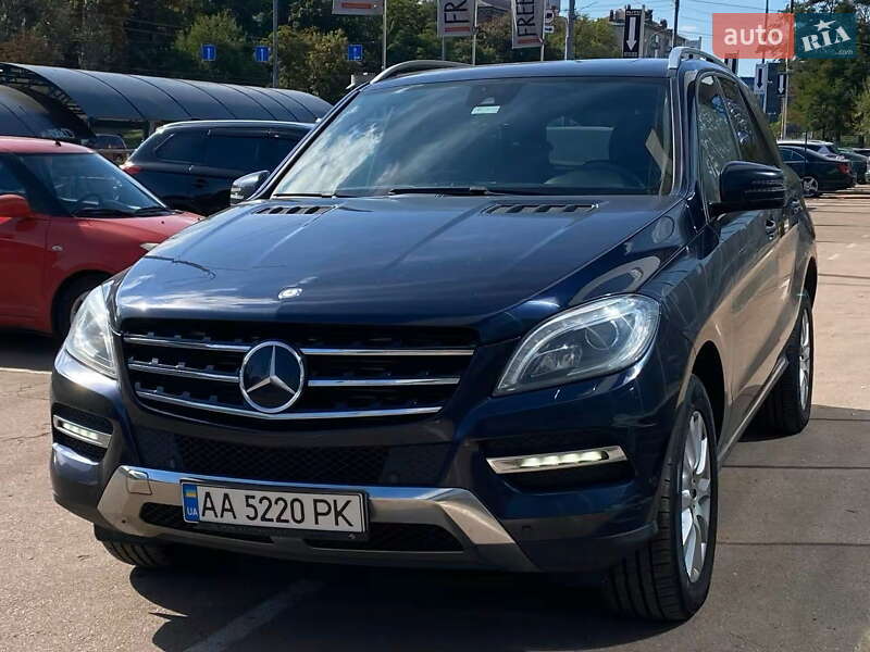 Внедорожник / Кроссовер Mercedes-Benz M-Class 2013 в Киеве