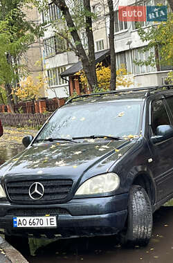Позашляховик / Кросовер Mercedes-Benz M-Class 2000 в Києві