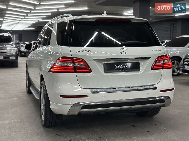 Внедорожник / Кроссовер Mercedes-Benz M-Class 2011 в Харькове