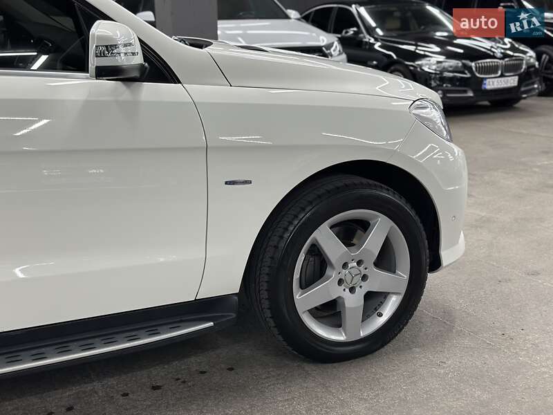 Внедорожник / Кроссовер Mercedes-Benz M-Class 2011 в Харькове