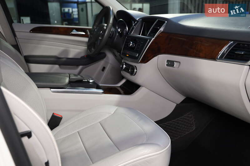 Позашляховик / Кросовер Mercedes-Benz M-Class 2013 в Луцьку фото 37 Позашляховик / Кросовер Mercedes-Benz M-Class 2013 в Луцьку