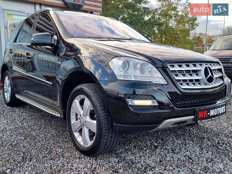 Внедорожник / Кроссовер Mercedes-Benz M-Class 2010 в Киеве