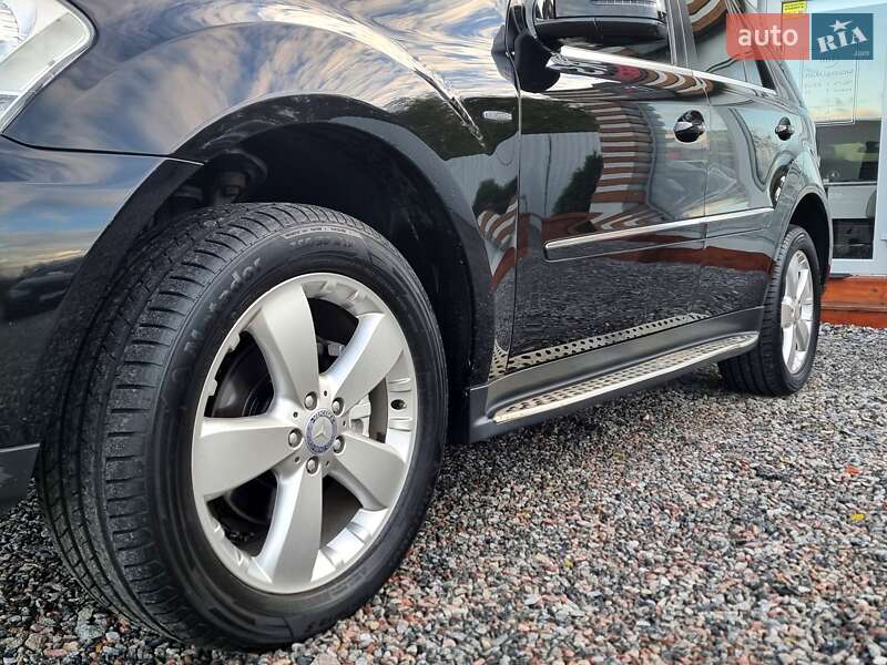 Внедорожник / Кроссовер Mercedes-Benz M-Class 2010 в Киеве