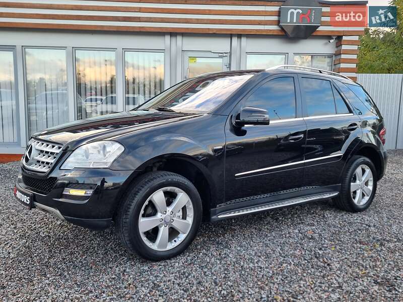 Внедорожник / Кроссовер Mercedes-Benz M-Class 2010 в Киеве