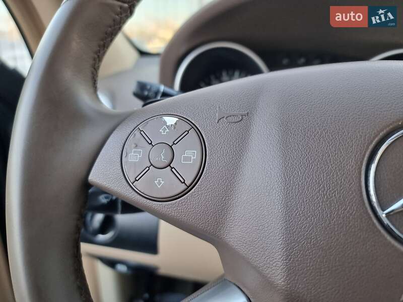 Внедорожник / Кроссовер Mercedes-Benz M-Class 2010 в Киеве