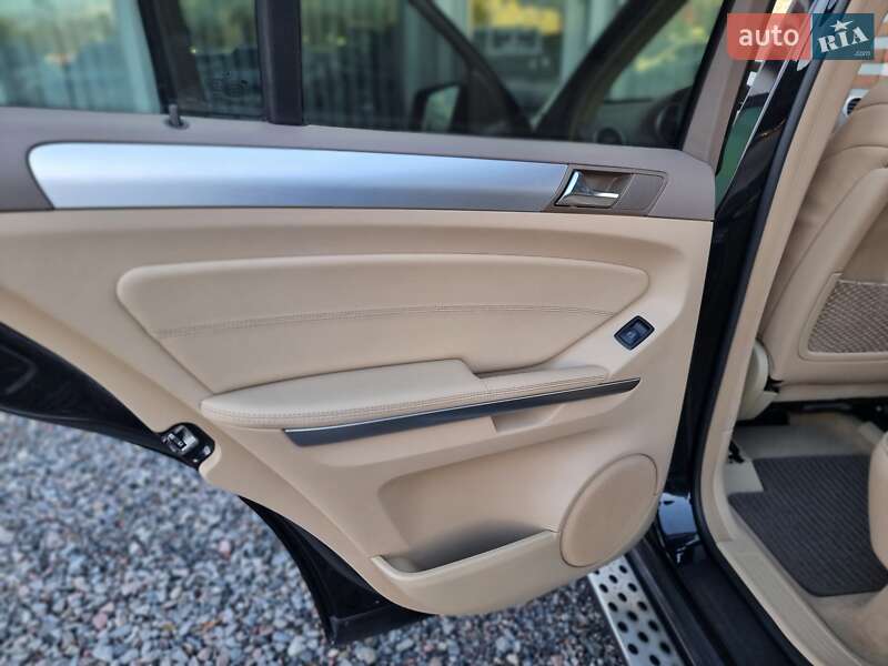 Внедорожник / Кроссовер Mercedes-Benz M-Class 2010 в Киеве