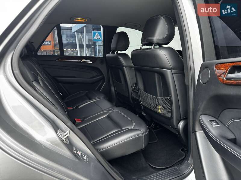 Внедорожник / Кроссовер Mercedes-Benz M-Class 2011 в Киеве