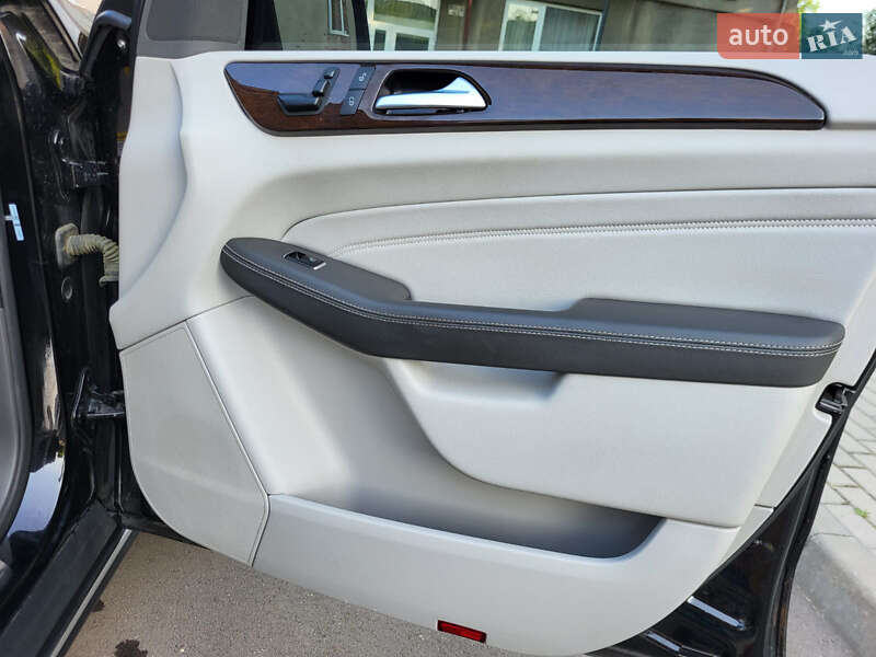 Внедорожник / Кроссовер Mercedes-Benz M-Class 2015 в Ужгороде фото 10 Внедорожник / Кроссовер Mercedes-Benz M-Class 2015 в Ужгороде