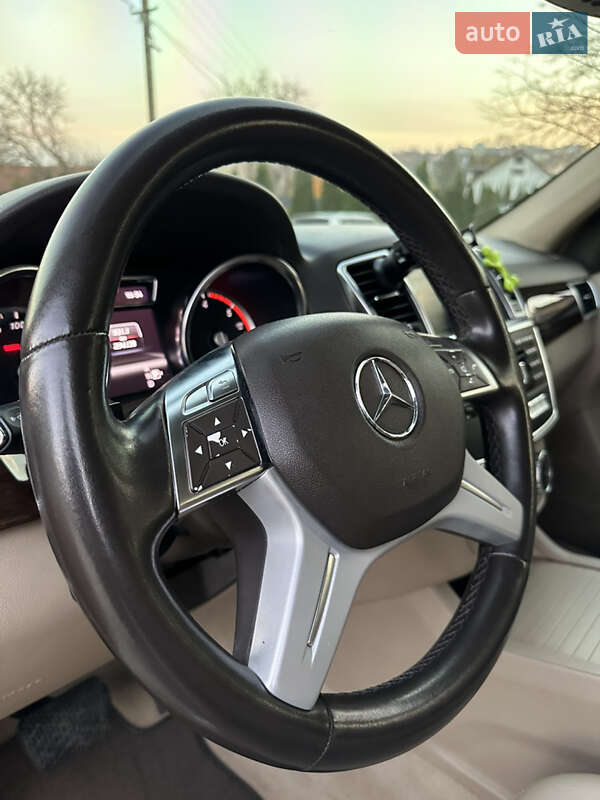 Внедорожник / Кроссовер Mercedes-Benz M-Class 2013 в Черновцах
