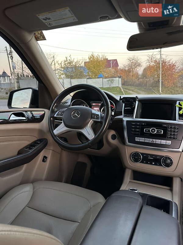 Внедорожник / Кроссовер Mercedes-Benz M-Class 2013 в Черновцах