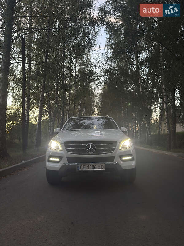 Внедорожник / Кроссовер Mercedes-Benz M-Class 2012 в Черновцах