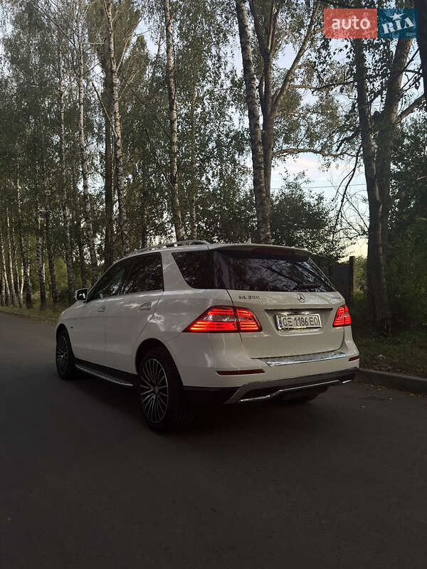 Внедорожник / Кроссовер Mercedes-Benz M-Class 2012 в Черновцах