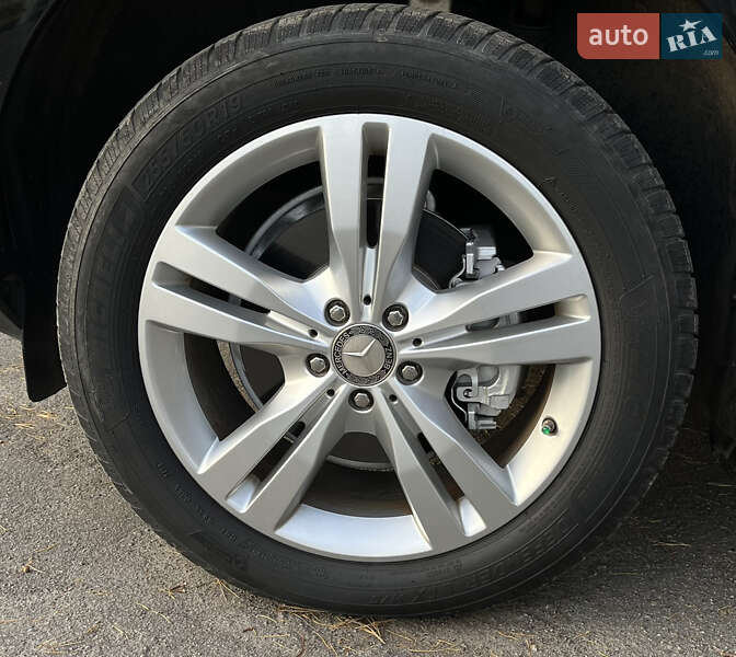 Позашляховик / Кросовер Mercedes-Benz M-Class 2011 в Рівному