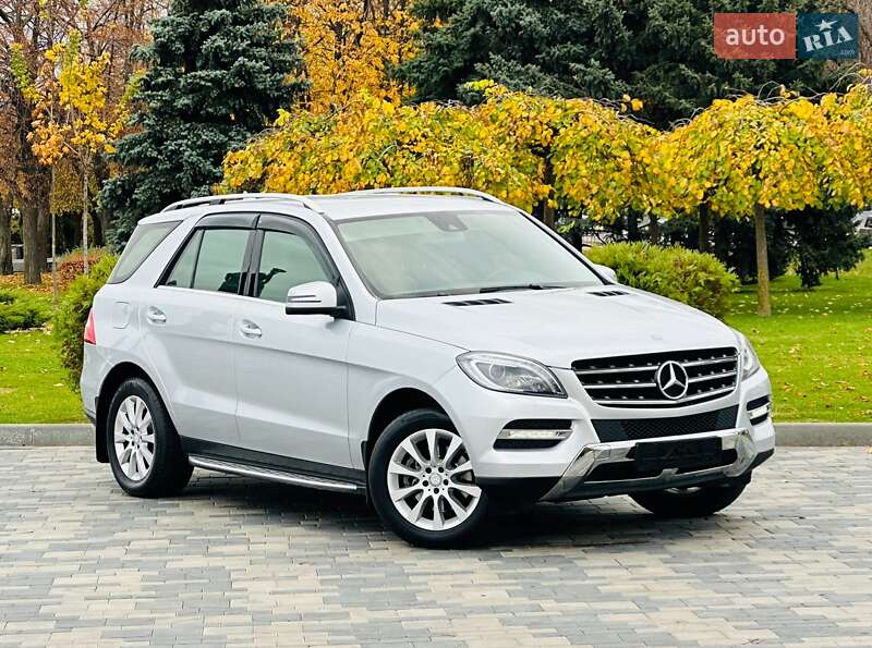 Позашляховик / Кросовер Mercedes-Benz M-Class 2013 в Дніпрі