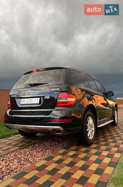 Позашляховик / Кросовер Mercedes-Benz M-Class 2009 в Вараші