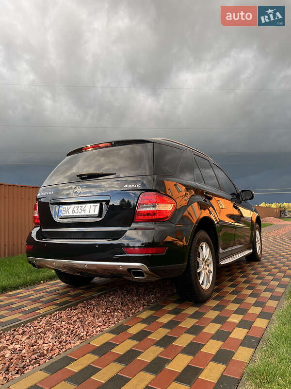 Mercedes-Benz M-Class 2009