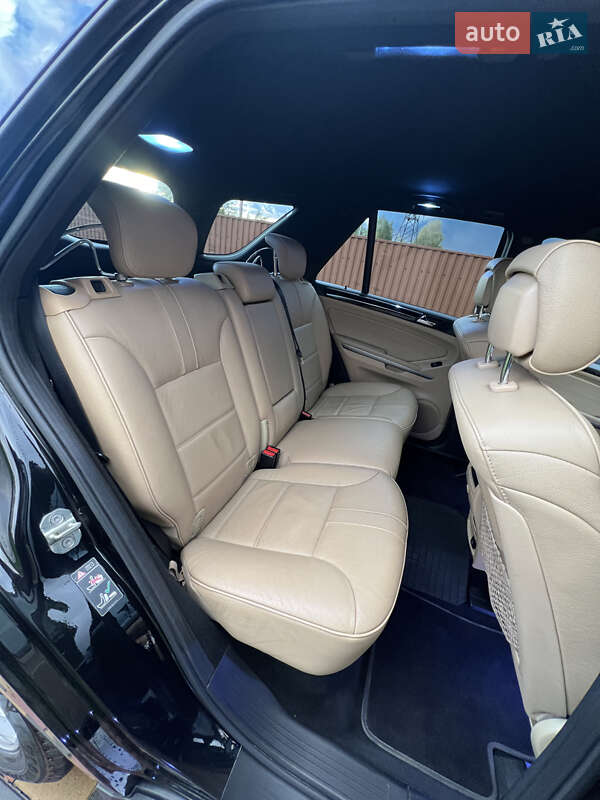 Позашляховик / Кросовер Mercedes-Benz M-Class 2009 в Вараші