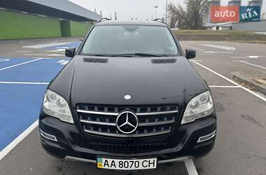 Внедорожник / Кроссовер Mercedes-Benz M-Class 2011 в Киеве