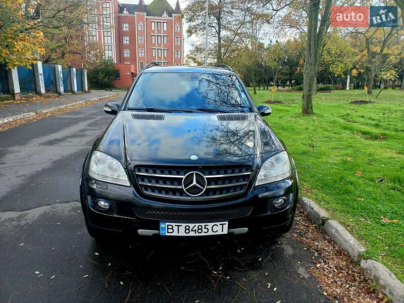 Внедорожник / Кроссовер Mercedes-Benz M-Class 2007 в Черноморске