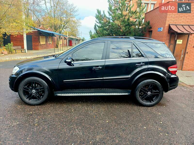 Внедорожник / Кроссовер Mercedes-Benz M-Class 2007 в Черноморске