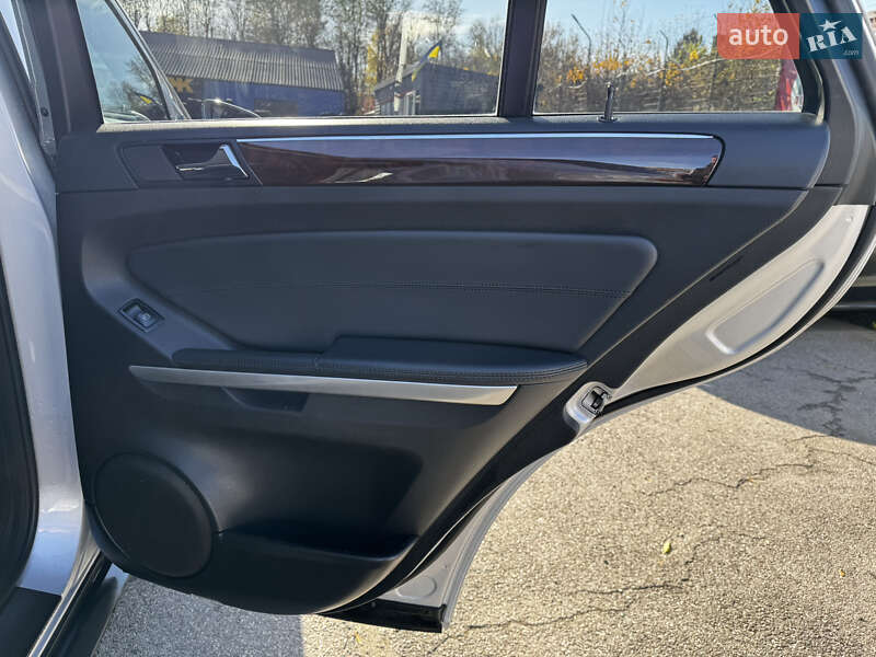Внедорожник / Кроссовер Mercedes-Benz M-Class 2010 в Львове фото 13 Внедорожник / Кроссовер Mercedes-Benz M-Class 2010 в Львове