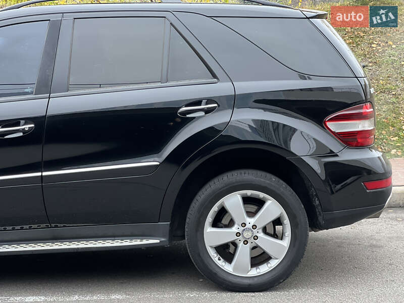 Внедорожник / Кроссовер Mercedes-Benz M-Class 2008 в Киеве