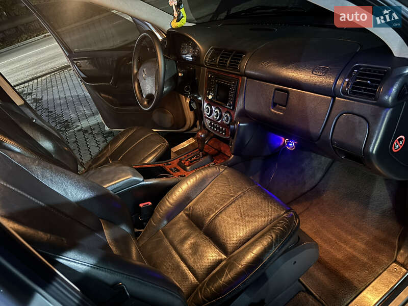 Внедорожник / Кроссовер Mercedes-Benz M-Class 2003 в Киеве