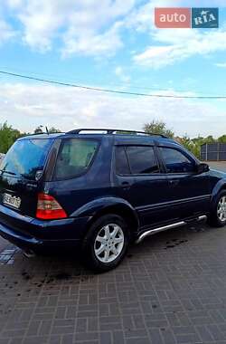 Позашляховик / Кросовер Mercedes-Benz M-Class 2002 в Дніпрі