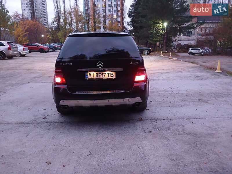 Внедорожник / Кроссовер Mercedes-Benz M-Class 2008 в Киеве