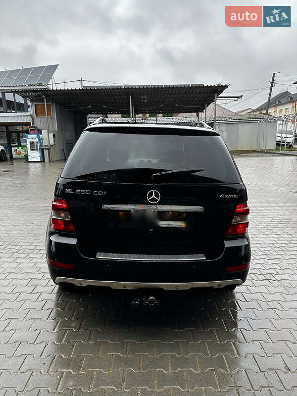 Внедорожник / Кроссовер Mercedes-Benz M-Class 2009 в Герце