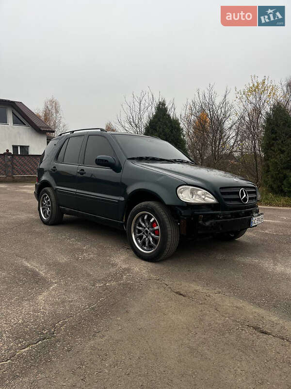 Mercedes-Benz M-Class 2002