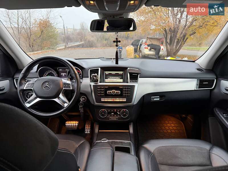 Позашляховик / Кросовер Mercedes-Benz M-Class 2013 в Кривому Розі