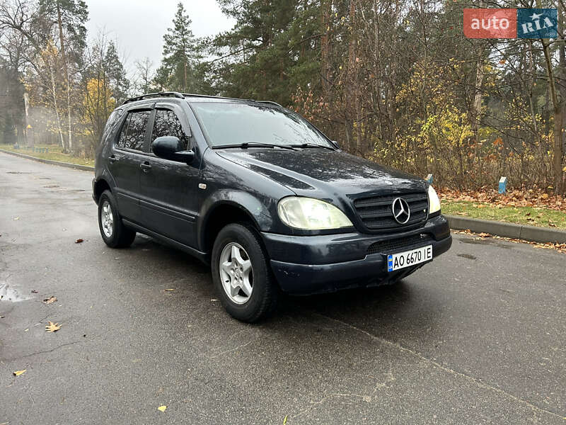 Внедорожник / Кроссовер Mercedes-Benz M-Class 2000 в Киеве