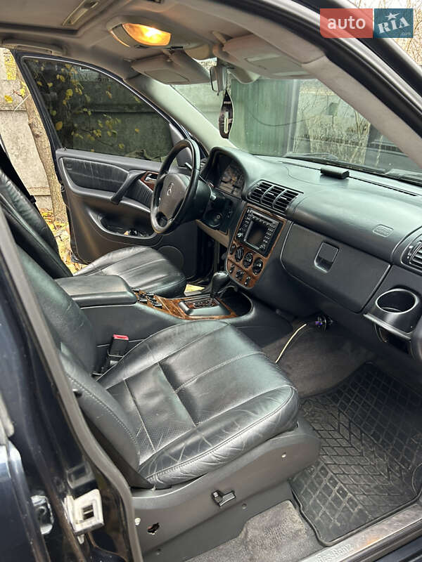 Внедорожник / Кроссовер Mercedes-Benz M-Class 2000 в Киеве