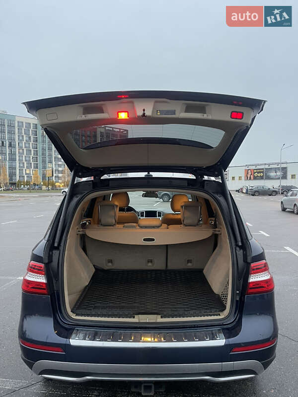 Внедорожник / Кроссовер Mercedes-Benz M-Class 2015 в Киеве