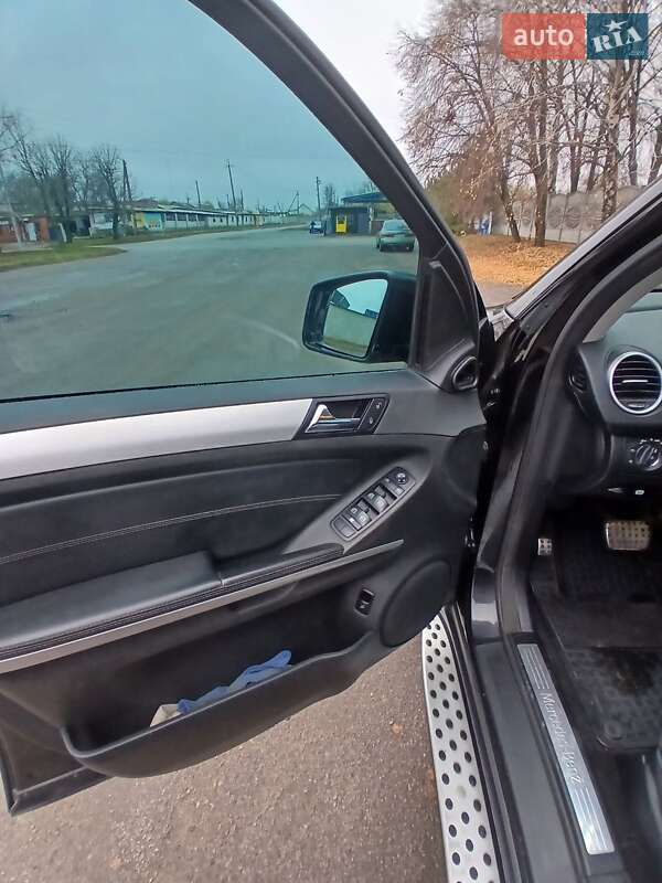 Позашляховик / Кросовер Mercedes-Benz M-Class 2010 в Солоному