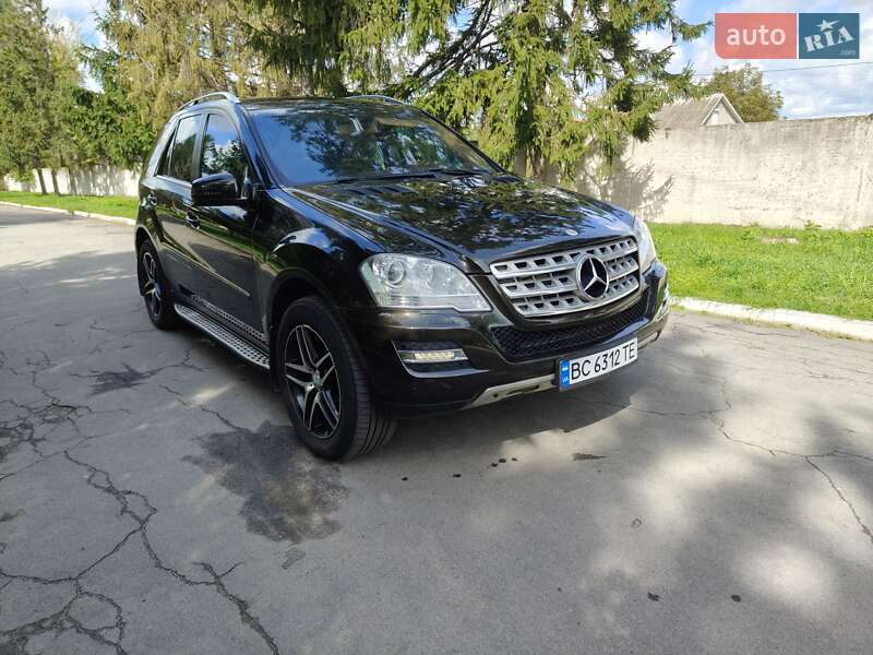 Позашляховик / Кросовер Mercedes-Benz M-Class 2011 в Острозі фото 10 Позашляховик / Кросовер Mercedes-Benz M-Class 2011 в Острозі